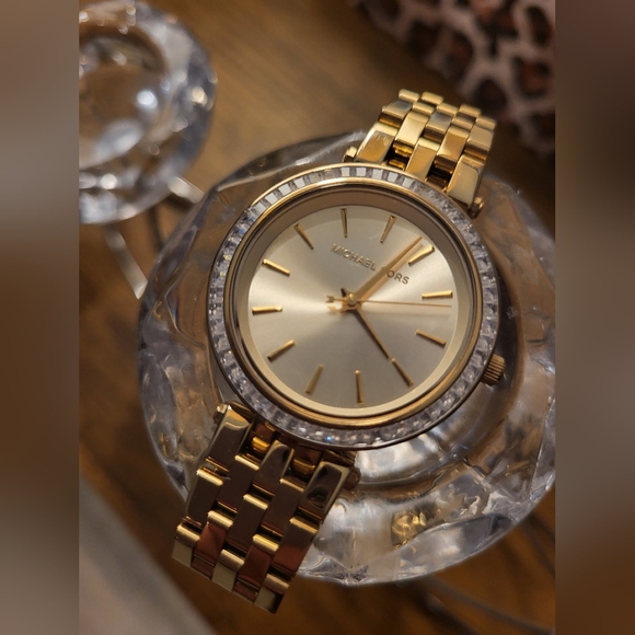BEAUTIFUL RETIRED AUTHENTIC Women's Michael Kors Darci Watch Gold Toneπ§ - Picture 2 of 10